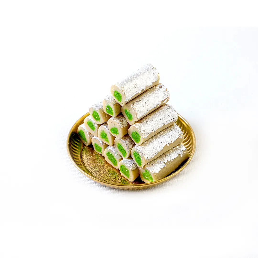 Kaju Pista Roll